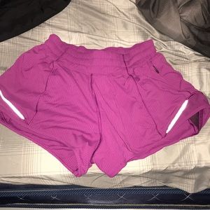 Lululemon Hotty Hot Short II 2.5”